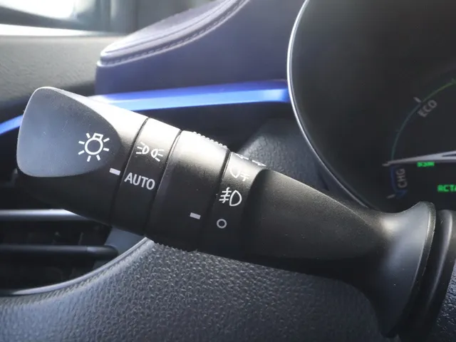 Toyota C-HR 1.8 Hybrid Bi-Tone Trekhaak | Leder | Blindspot | Stoelverwarmin