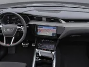 Audi Q8 Sportback e-tron 55 quattro S Line 115 kWh 300kW/408PK · Panoramadak · Luchtvering · 360°Camera · Drive select