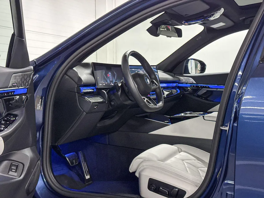 BMW i5 Touring eDrive40