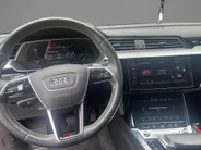 Audi e-tron 55 quattro 408pk S edition · Panoramadak · Luchtvering · 360 Camera · Apple/Android Car Play · Stoelverwarming · 21'' Inch ·