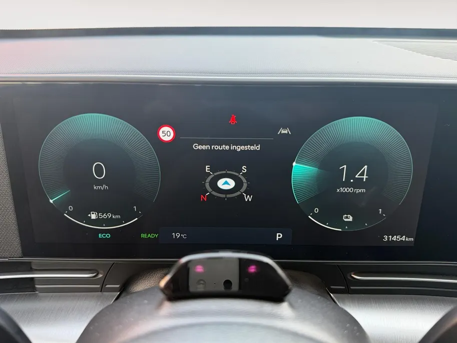 Hyundai Kona 1.6 GDI HEV Premium Sky | Schuif-/kantel dak | Navigatie | Apple Carplay/ Android Auto | Stoelventilatie | Stuur/ Stoelverwarming |