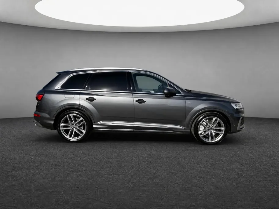 Audi Q7 55 TFSIe 280kW/381PK quattro S Line · Panoramadak · Trekhaak · Luchtvering · 360gr camera · Dodehoeksensor · 21'' · Servosluiting · Adaptive Cruise Control ·