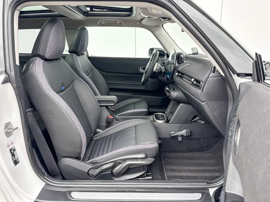 MINI Cooper 3-deurs Cooper C Favoured