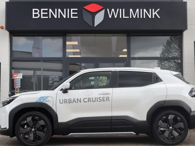 Toyota Urban Cruiser Executive 61 kWh