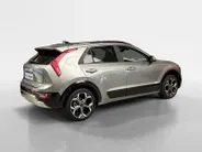 Kia Niro 1.6 GDi PHEV DynamicPlusLine Edition | Orginele Kilometerstand! | Apple Carplay / Android Auto | Navigatiesysteem | Elektrisch Verstelbare Bestuurdersstoel | Stoel + Stuurverwarming | Licht + Regensensor | Parkeersensoren Voor + Achter | Camera Achter | 1
