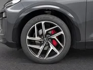 Audi Q6 e-tron S edition performance 100 kWh 306pk · SOH 98,1% · Panoramadak · Warmtepomp · 360 Camera · Wegklapbare Trekhaak · Bang & Olufsen · Kuipstoel · 21'' Inch · Garantie t/m 21-01-2031 of 100.000km