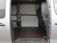 Peugeot Expert 1.5 BlueHDI 100 Standard Premium | Camera | Betonplex | Cruise | Navi | Carplay | Dodehoek detectie | Parkeersensor v+a | Airco |