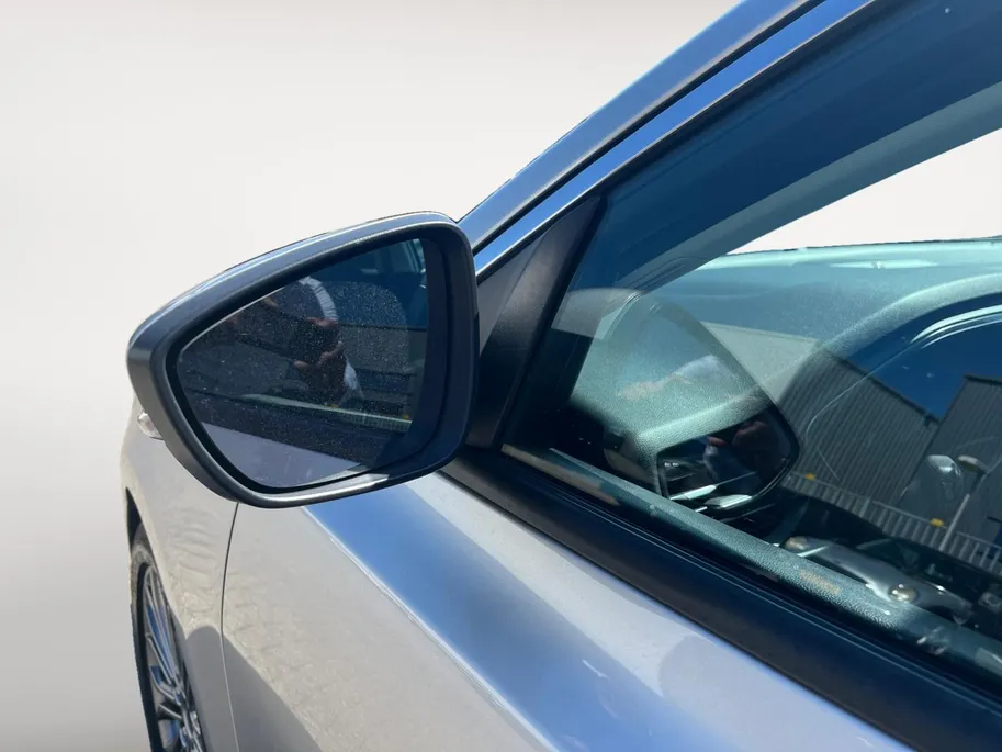 Ford Focus 1.0 EcoBoost Titanium Business | Dealer onderhouden | NL auto | Adapt. cruise control | Winter pack | Parkeersensoren voor en achter | Achteruitrijcamera | B&O audio | 17' lichtmetalen velgen | Bovag garantie |