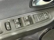 Renault Clio 90PK TCe Limited | Airco | Navi | Parkeersensoren | Cruise Control | Bluetooth | Lichtmetalen Velgen | Keyless Entry | Elektrische Ramen & Spiegels | Armsteun |