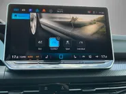 Volkswagen Golf 1.5eTSI/150PK R-Line Black Style · Panoramadak · Harman/Kardon sound · Apple/Android Car Play · Camera · Garantie t/m 14-09-2030 of 100000km.