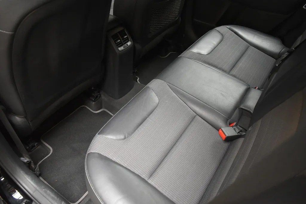 Kia Niro 1.6 GDi Hybrid 141pk DCT6 First Edition Navi | Camera | PDC | Cruise | Trekhaak | LMV