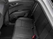 Audi Q4 e-tron 45 quattro S Edition 82 kWh/285pk · Trekhaak · Apple/Android Car Play · Sonos · Camera · 21'' · Adaptive Cruise Control · Stoelverwarming ·