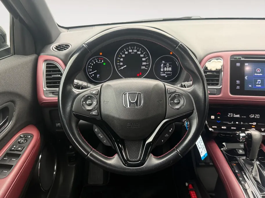 Honda HR-V 1.5 i-VTEC Elegance | Automaat | Trekhaak | Achteruitrijcamera | Stoelverwarming | Led koplampen | Dealer onderhouden |
