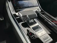 Audi Q8 55 TFSIe 280kW/381PK quattro Pro Line S · Panoramadak · Leder · 360°Camera + Parkeersensoren · Trekhaak ·