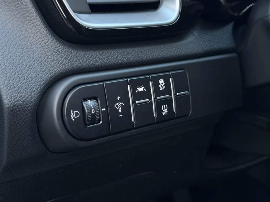 Kia XCeed 1.0 T-GDi DynamicLine | Trekhaak | Achteruitrijcamera | Parkeersensoren achter | Apple/Android Carplay | Navi | Climate Control | LMV