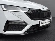 Škoda Octavia Combi 1.4 TSI RS iV PHEV 245pk DSG Business · Trekhaak inklap · Panoramadak · Camera · Head-Up Display · Dodehoeksensor · Keyless · Matrix LED ·