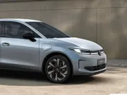 Volkswagen ID. Polo Life First Edition 52 kWh, 211 pk · Achteruitrijcamera · verwarmd stuurwiel ·