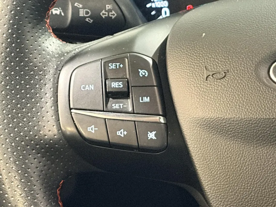 Ford Fiesta 95PK EcoBoost ST-Line | Keyless | Lichtmetalen Velgen | Climate Control | Apple CarPlay/Android Auto | LED Dagrijverlichting | Cruise Control | Armsteun | Elektrische Ramen & Spiegels |