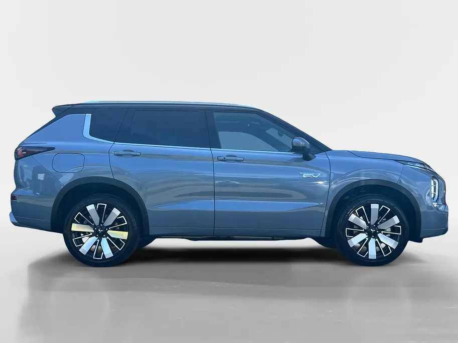Mitsubishi Outlander 2.4 PHEV Instyle+ € 5.000 euro korting eigen voorraad| 8 jaar garantie| Snel leverbaar | Totaalprijs op is op.m26