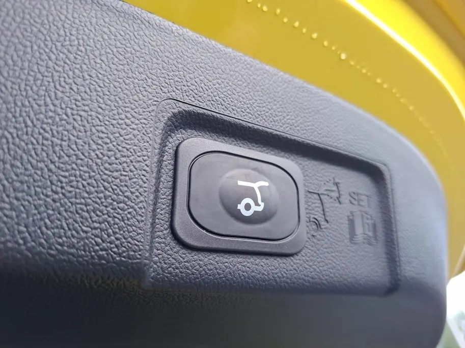 Ford Puma 1.0 EcoBoost Hybrid ST-Line | 5.000,- Ready Set Ford Bonus | Gratis automaat t.w.v. 1.500,-! | Panoramadak | Camera | Navigatie | Comfortpack | El. Achterklep | Keyless entry&start | Climate Control | Apple Carplay&Android Auto | Nieuw te bestellen! |