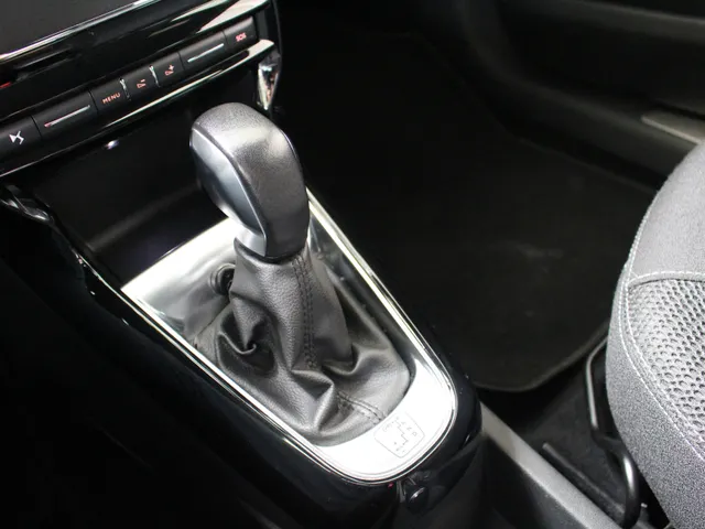 DS DS 3 1.2 PureTech Connected Chic Automaat Cruise Control | Climate Control | 4 Seizoenen Banden