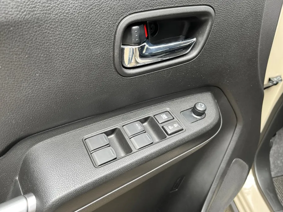 Suzuki Ignis 1.2 Smart Hybrid Style | Climate Control | Stoelverwarming | Achteruitrij Camera | Apple/Android Carplay | Navigatie |