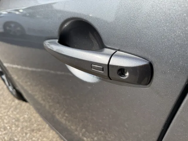 Nissan QASHQAI 1.3 MHEV Xtronic N-Connecta 1/2 leder