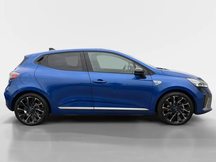 Renault Clio 145PK E-Tech Full Hybrid Esprit Alpine Automaat | 1e eigenaar | Bose Audio | Stoelverwarming | 9,3' Navi | Camera | Digital Cockpit | Adaptive Cruise Control | Climate Control | Lichtmetalen Velgen | Full LED |
