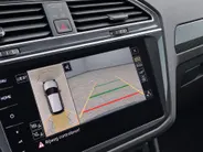 Volkswagen Tiguan 1.4TSIeHybrid 180kW/245PK R-Line Black Style · Panoramadak · Leder · 360°Camera + Parkeersensoren · Stoelverwarming · Elektr. stoelverstelling ·