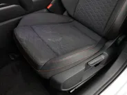 SEAT Leon 1.4 TSI eHybrid 204pk DSG PHEV FR Business Intense · Apple/Android Car Play · Stoelverwarming · Draadloze Telefoonlader · ACC · Parkeer assistent ·