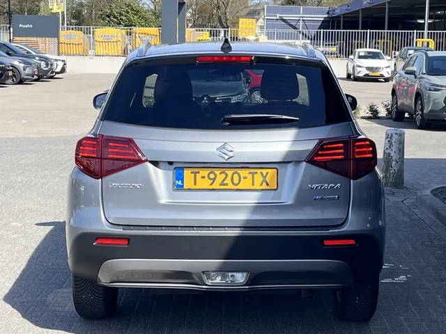 Suzuki Vitara 1.4 B.jet Select Smart Hybrid Bi-Tone | Blindspot | Stoelverwarm