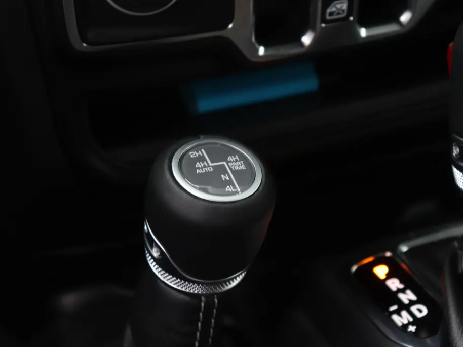 Jeep Wrangler Unlimited 4xe 380 PK Sahara | Leder | Camera | Navi | Carplay | 20'