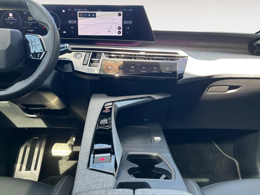 Peugeot 3008 1.2 Hybrid 136 GT | Focal Audio | 360 camera | Panoramadak | Carplay