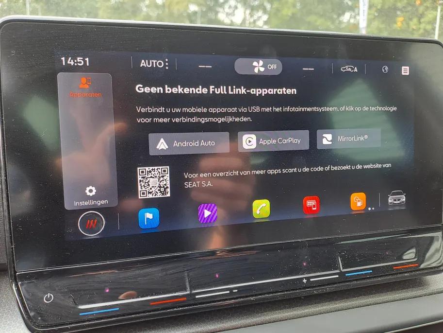 SEAT Leon 1.0 TSI Style Business Intense | Cruise control adaptief | Navigatie | LM Velgen | Apple Carplay/Android Auto | Achteruitrijcamera | airco automatisch