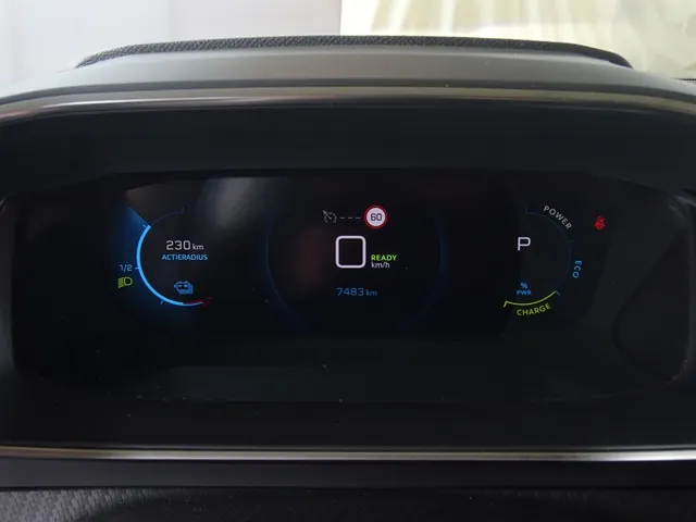 Peugeot e-208 EV GT 50 kWh