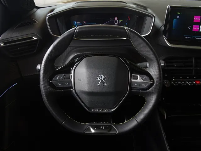 Peugeot e-208 EV GT 50 kWh