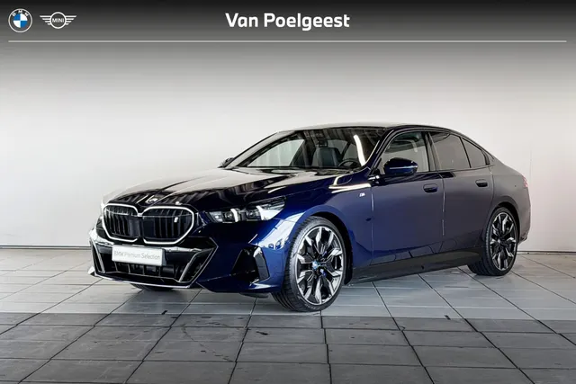 BMW i5 Sedan