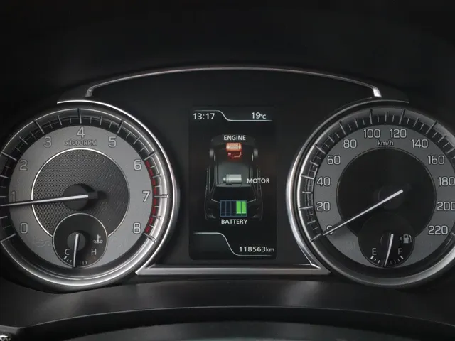 Suzuki Vitara 1.4 BoosterJet Style Hybrid | Panoramadak | Carplay | All Season