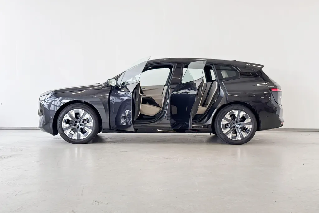 BMW iX xDrive45 Innovation Pack