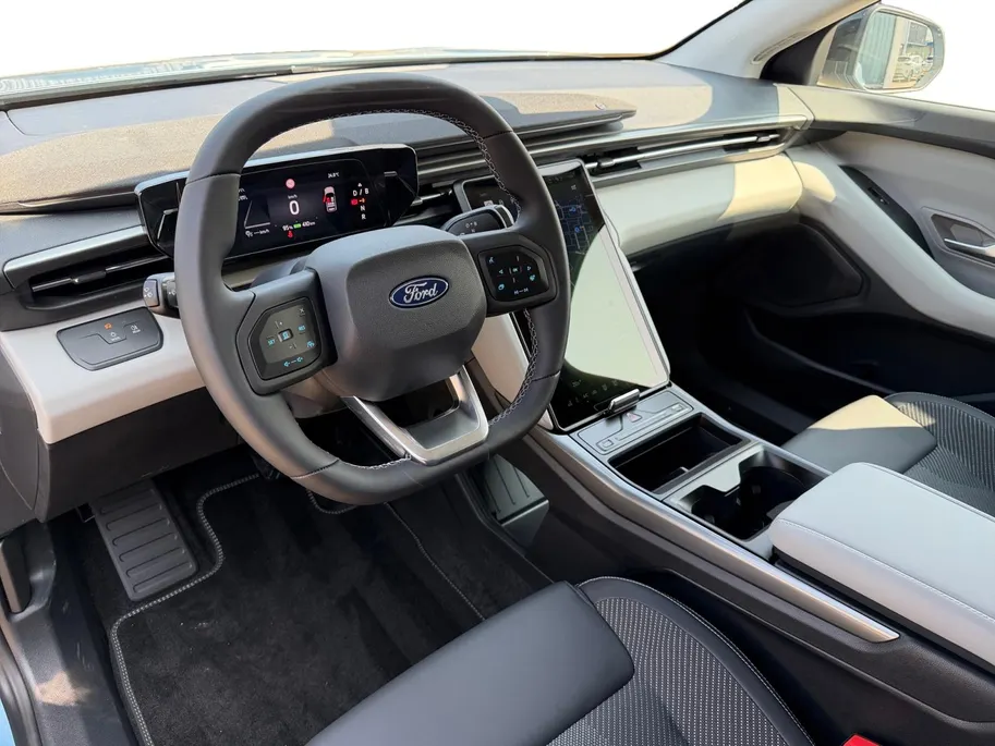 Ford Explorer Style Standard Range RWD 58 kWh | DEMO | €3.500,- Ready Set Ford Bonus | 444km WLTP rijbereik | Warmtepomp | 19' Lichtmetalen velgen | Elektrisch Verstelbare Bestuurdersstoel | Verwarmbare voorstoelen | Elektrische Achterklep |