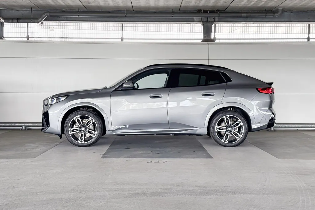 BMW iX2 xDrive30 67 kWh M Sport Edition