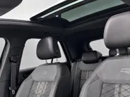 Volkswagen T-Roc 1.5TSI/150PK R-Line Black Style DSG · Panoramadak · Apple/Android Car Play· Camera + Parkeersensoren · Stoelverwarming · 19'' Velgen ·  Garantie t/m 07-07-2027