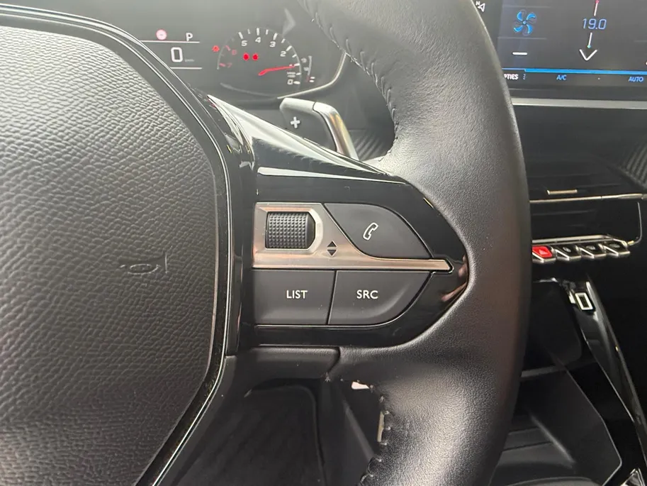 Peugeot 208 1.2 PureTech Active | AUTOMAAT | CARPLAY | CLIMATE / CRUISECONTROL | 12 Maanden garantie!