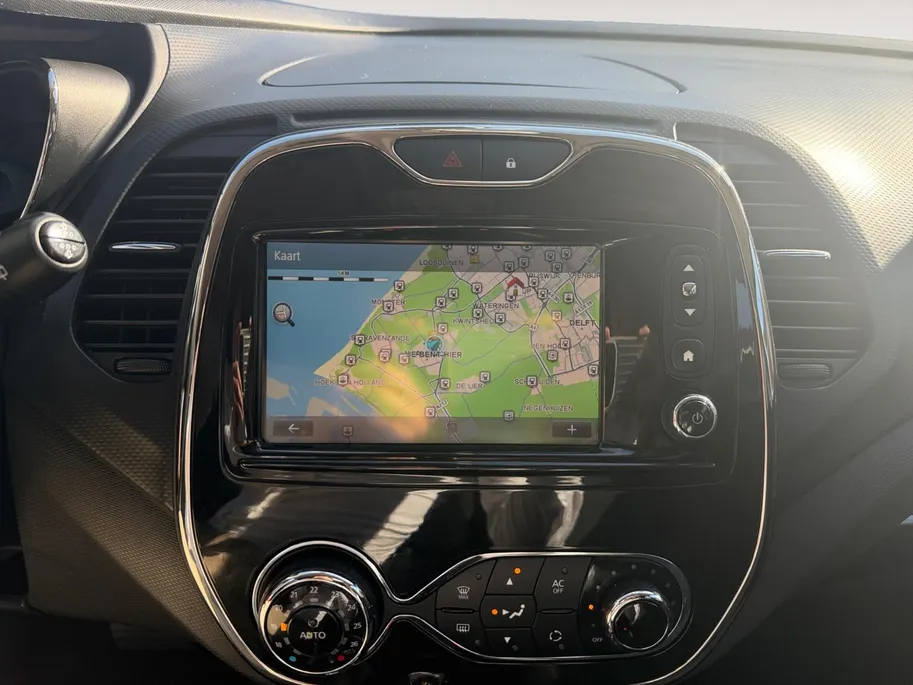 Renault Captur 1.2 TCe Dynamique | Automaat | Trekhaak | Onderhoudshistorie | Parkeersensoren | Bluetooth | Navigatie | Cruise & Climate Control | 12 Maanden BOVAG Garantie