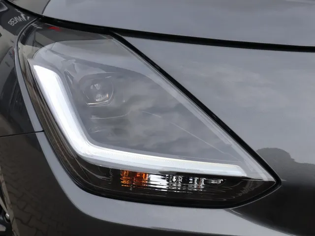 Suzuki Swift 1.2 Style Smart Hybrid