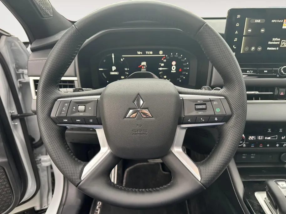 Mitsubishi Outlander 2.4 PHEV Instyle | Pano | Stoel Verkoeling | ACC |