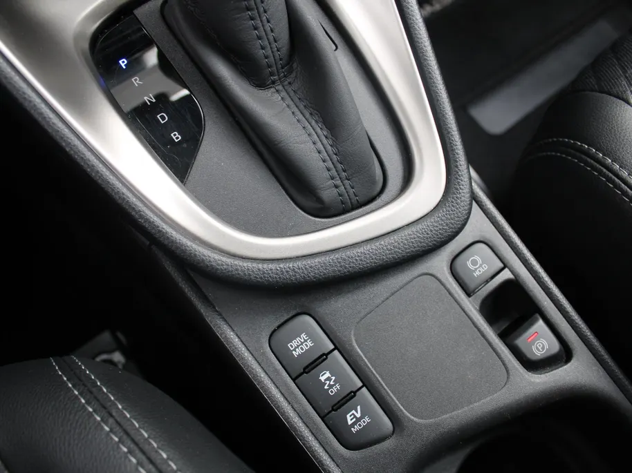 Mazda 2 Hybrid 1.5 Agile | Comfort pakket | 15' LM | Stuur/-stoelverwarming | Carplay | Cruise adapt. |