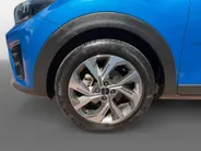 Kia Stonic 1.0 T-GDi MHEV GT-Line 1e Eigenaar | Dealer onderhouden | Stoel & Stuurverwarming | Navigatie | Apple CarPlay & Android Auto | Camera | Metallic lak | Fabrieksgarantie t/m 22-06-2030 + 3x 1 jaar* | NAP