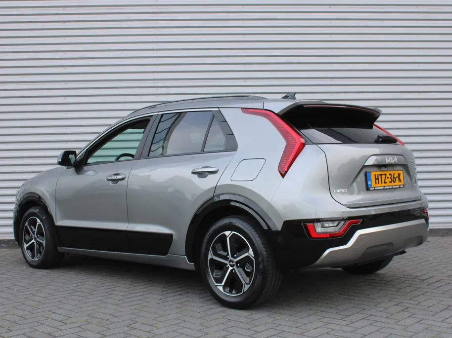 Kia Niro 1.6 GDi Hybrid DynamicPlusLine | Schuif-/kanteldak | Stuur-/stoelverwarming | Cruise adapt. | Camera | Clima | 16' LM | Navi |