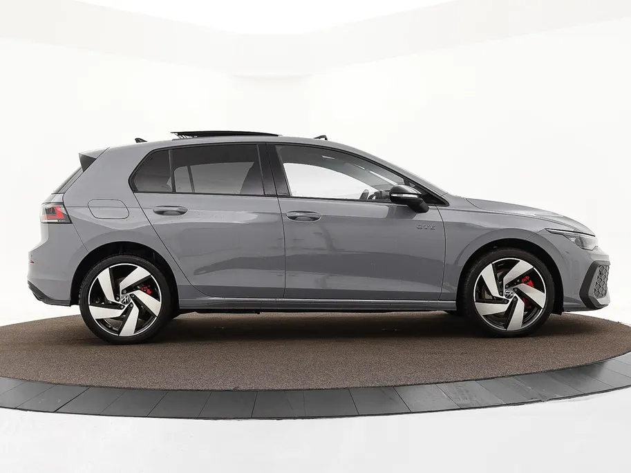 Volkswagen Golf 1.5 eHybrid 272pk DSG GTE · Panoramadak · Camera · Matrix LED · Stuur- & Stoelverwarming · Head-Up Display · Garantie t/m 09-09-2030 of 100.000km